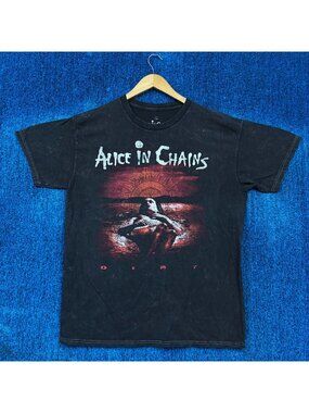 Alice In Chains Dirt Seattle WA Est 1987 Grunge Rock Tee L